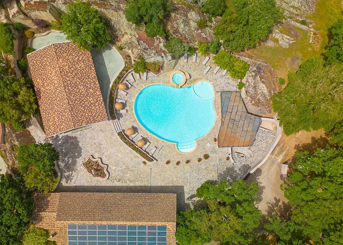 Üdülőközpont Paghe Eco Luxury Experience *